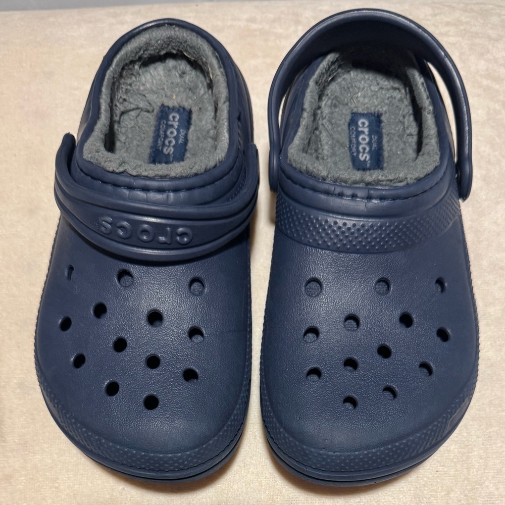 Bundle K13 CROCS & FILA 
EUC